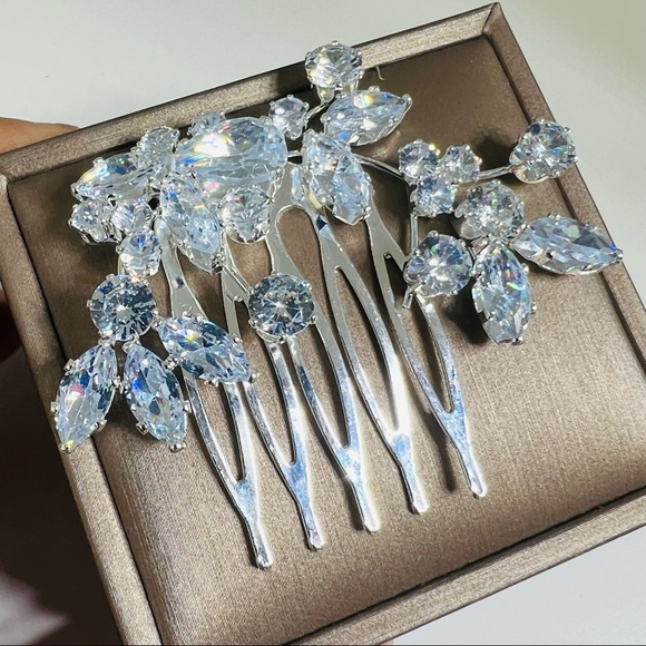 Crystal Bridal wedding hair clip. - Picture 5 of 9